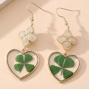 Shamrock Four Leaf Clover Earrings Lucky St Patricks Day Heart Dangles NWOT